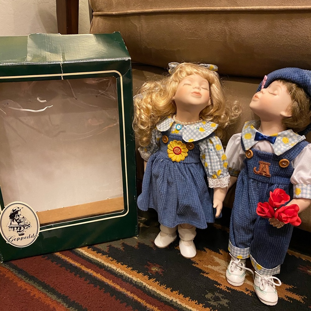 Geppeddo Kissing Katie & Kyle Dolls